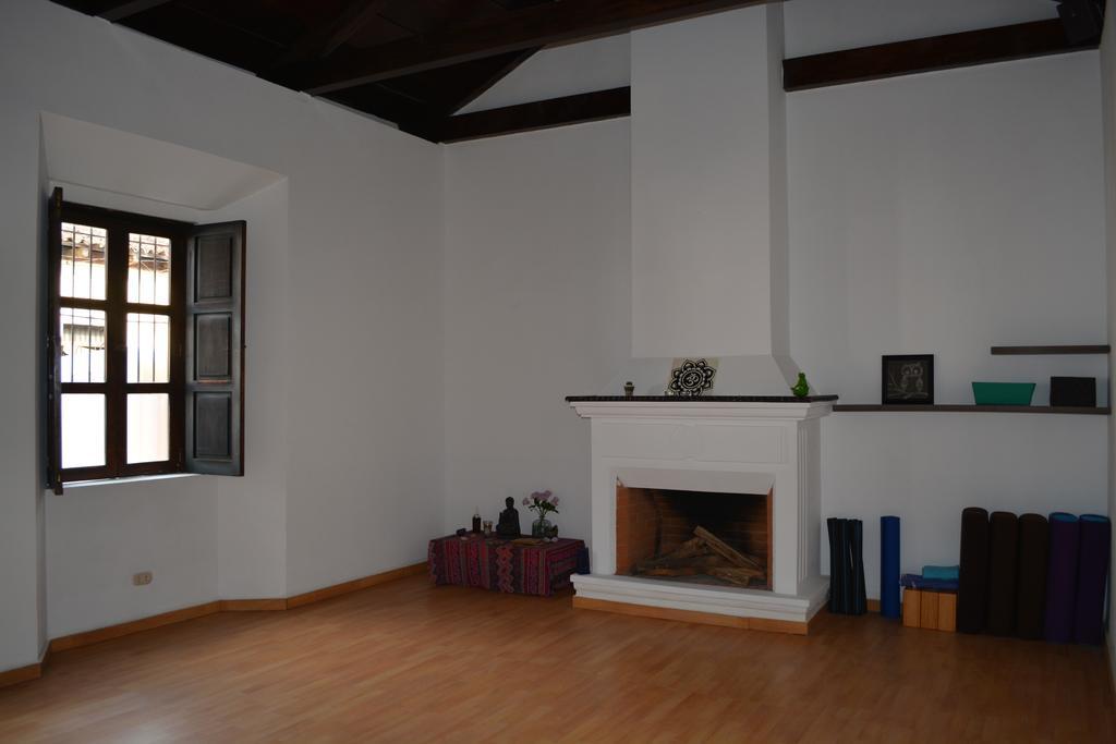 Luna Maya Hostel & Wellness Antigua Luaran gambar